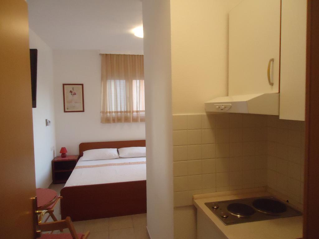Apartments Mandic Tučepi Zimmer foto