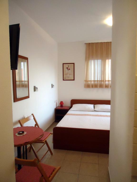 Apartments Mandic Tučepi Zimmer foto