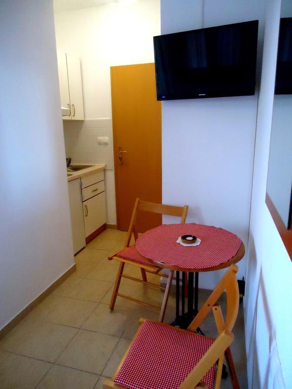 Apartments Mandic Tučepi Zimmer foto