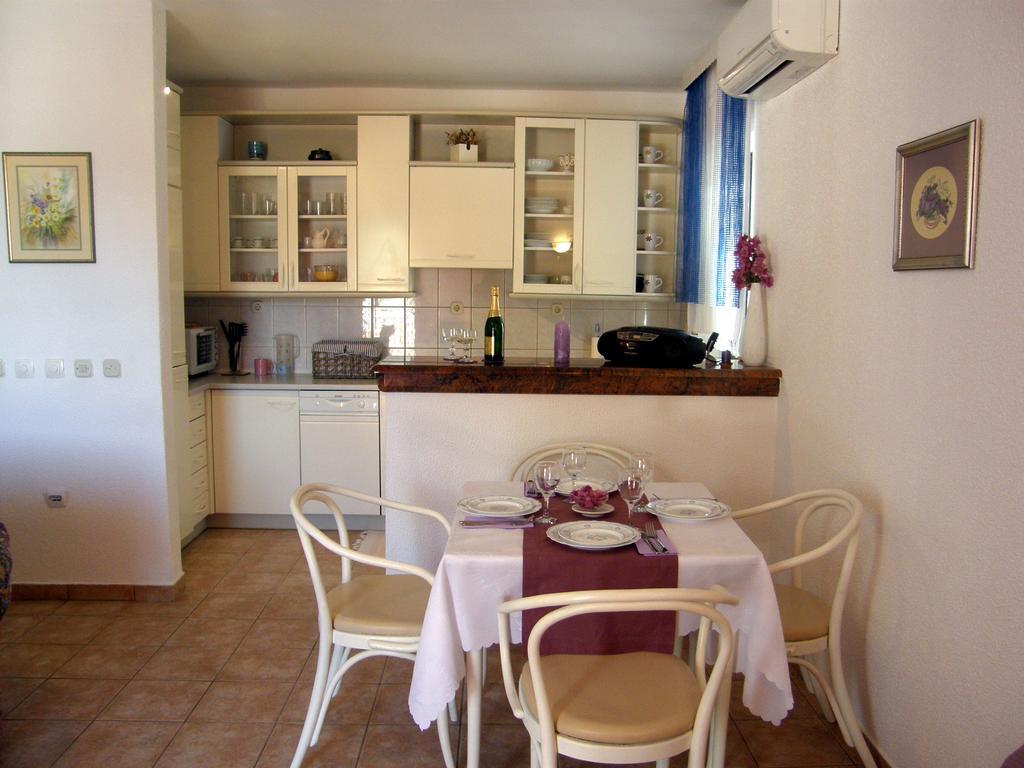 Apartments Mandic Tučepi Zimmer foto